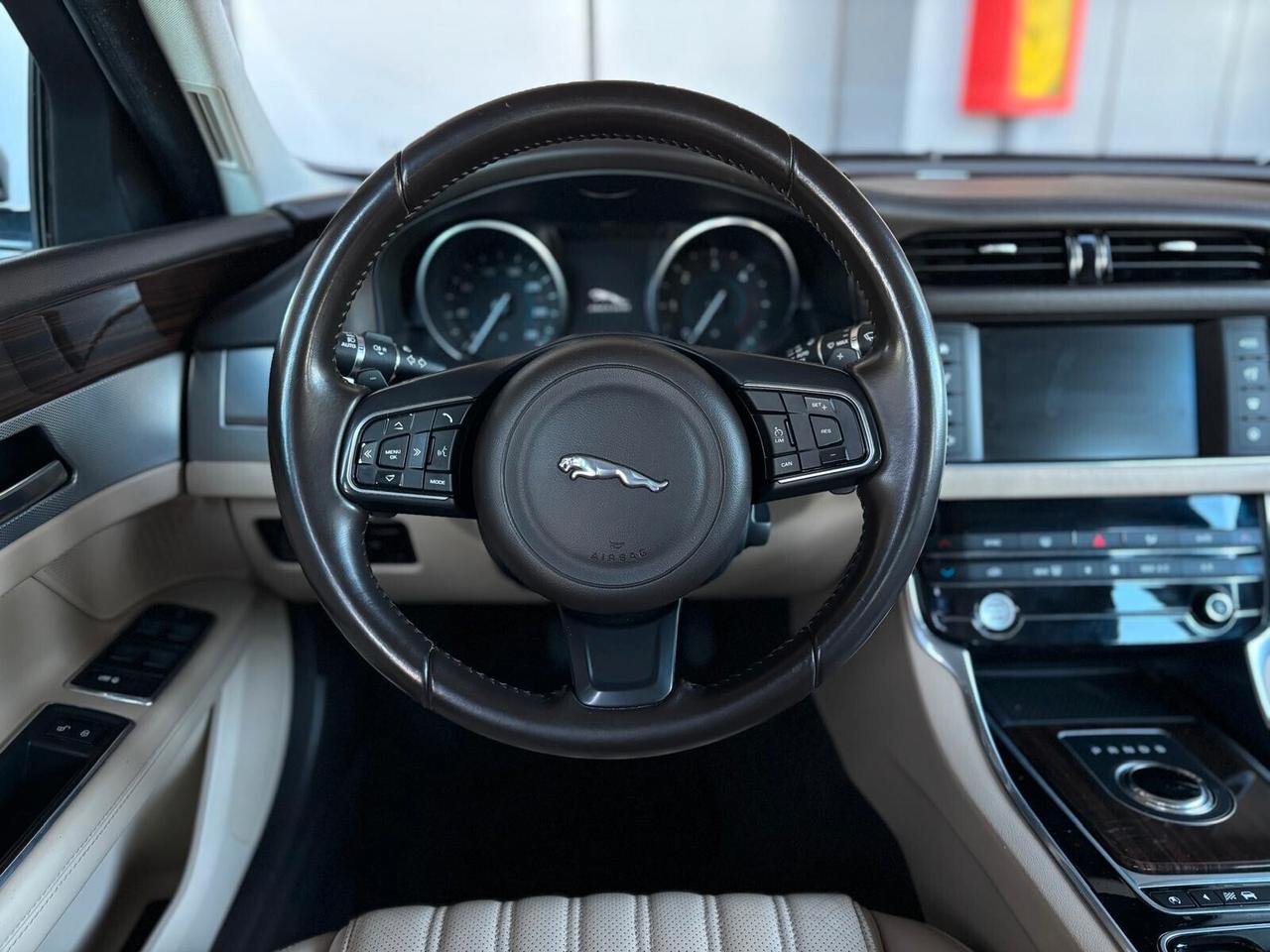 Jaguar XF 2.0 D 180 CV AWD aut. Prestige