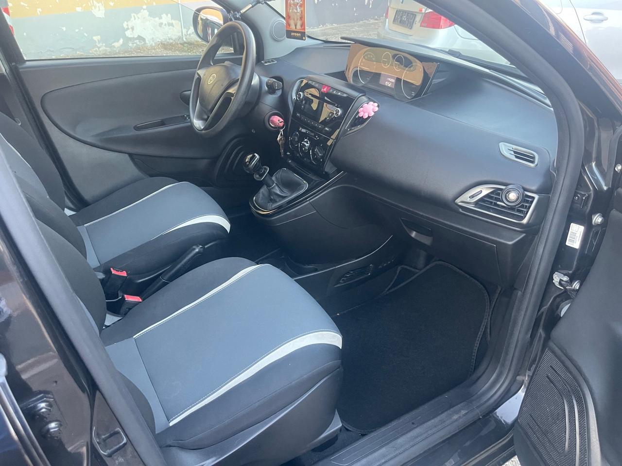 Lancia Ypsilon 1.2 69 CV 5 porte GPL Ecochic Gold