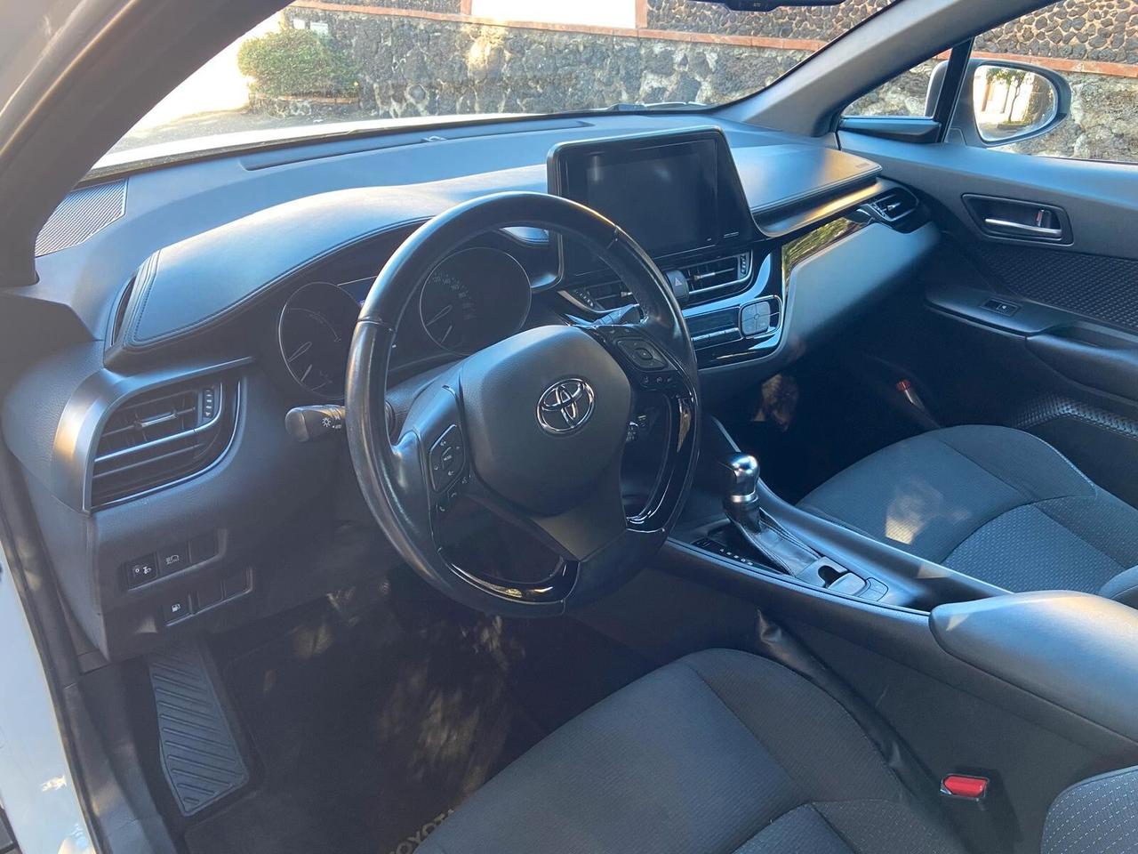 Toyota C-HR 1.8 Hybrid E-CVT Active