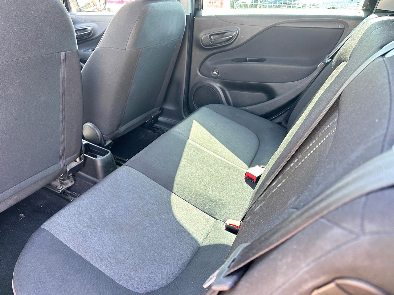 Fiat Punto Young 5 porte Lounge-2014