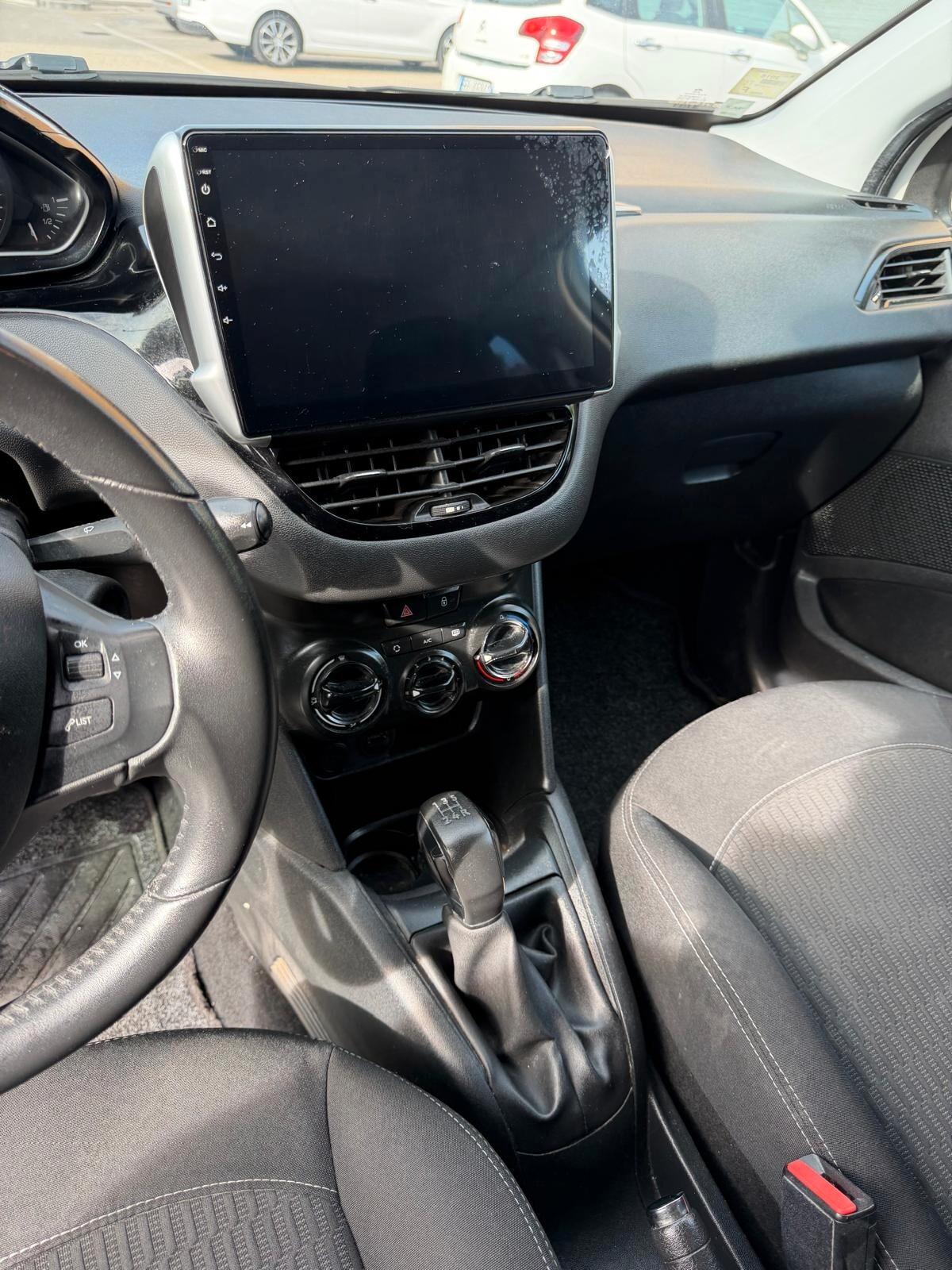 Peugeot 208 1.2 - NEOPATENTATI - 12 MESI DI GARANZIA -