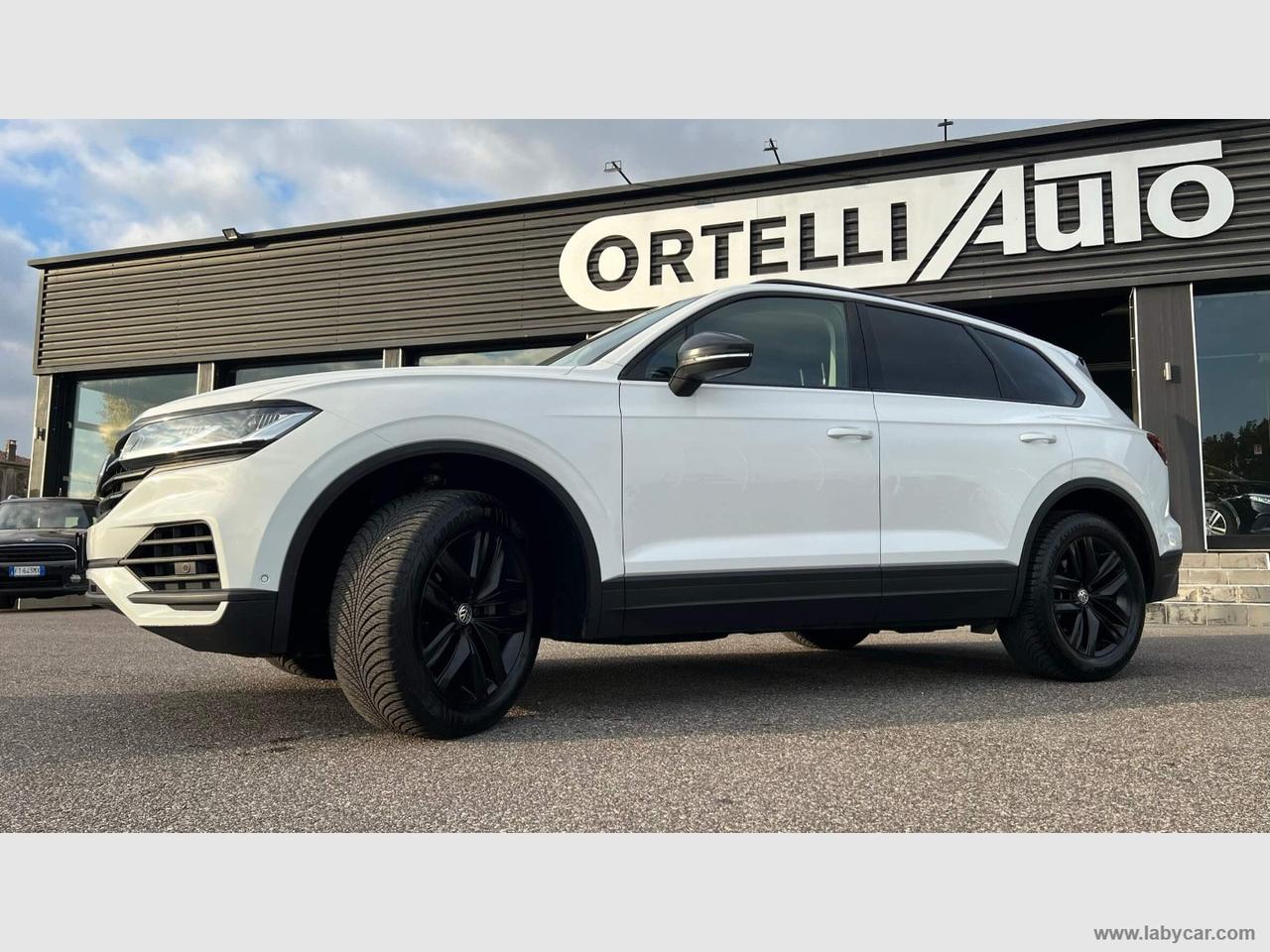 VOLKSWAGEN Touareg 3.0 TDI Black Style I.V.A. ESPOSTA