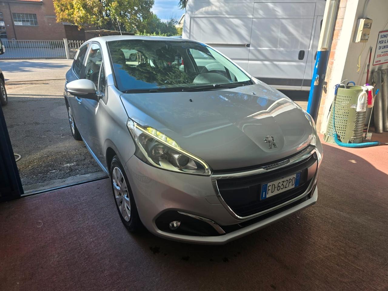 Peugeot 208 PureTech 68 5 porte Active rate da 120 mese