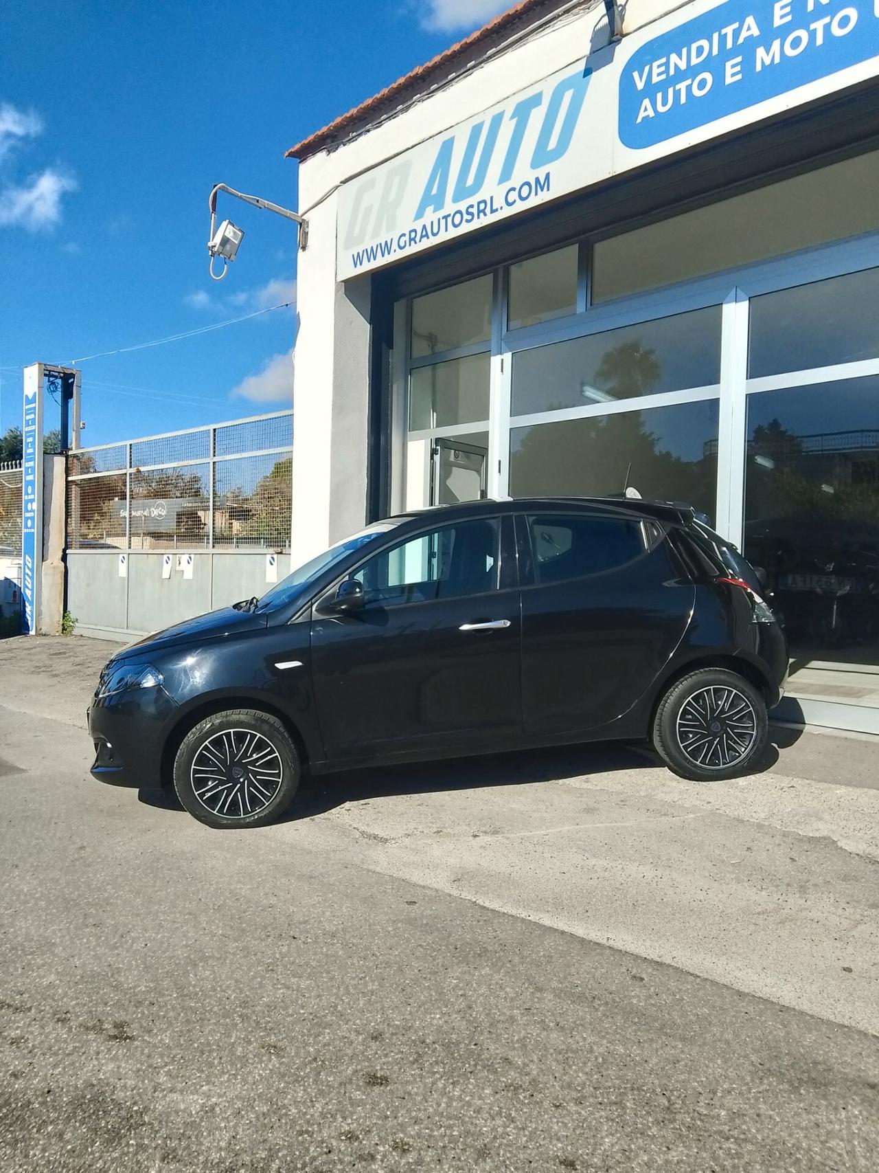 Lancia Ypsilon 1.0 FireFly 5 porte S&S Hybrid Gold Plus