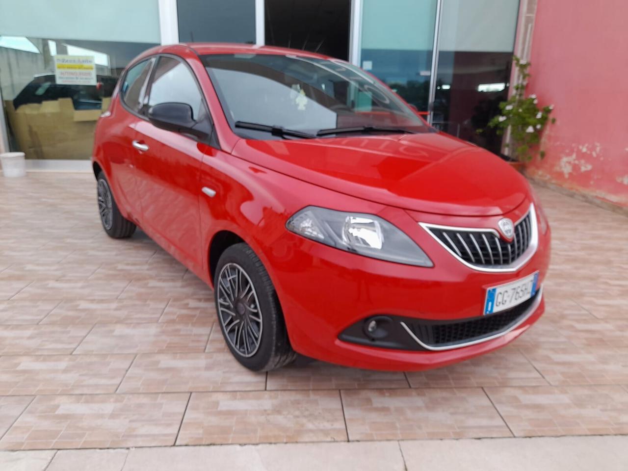 Lancia Ypsilon 1.0 FireFly 5 porte S&S Hybrid Ecochic Gold