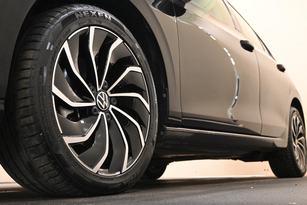 VOLKSWAGEN Golf 8ª serie Golf 1.0 eTSI EVO DSG...