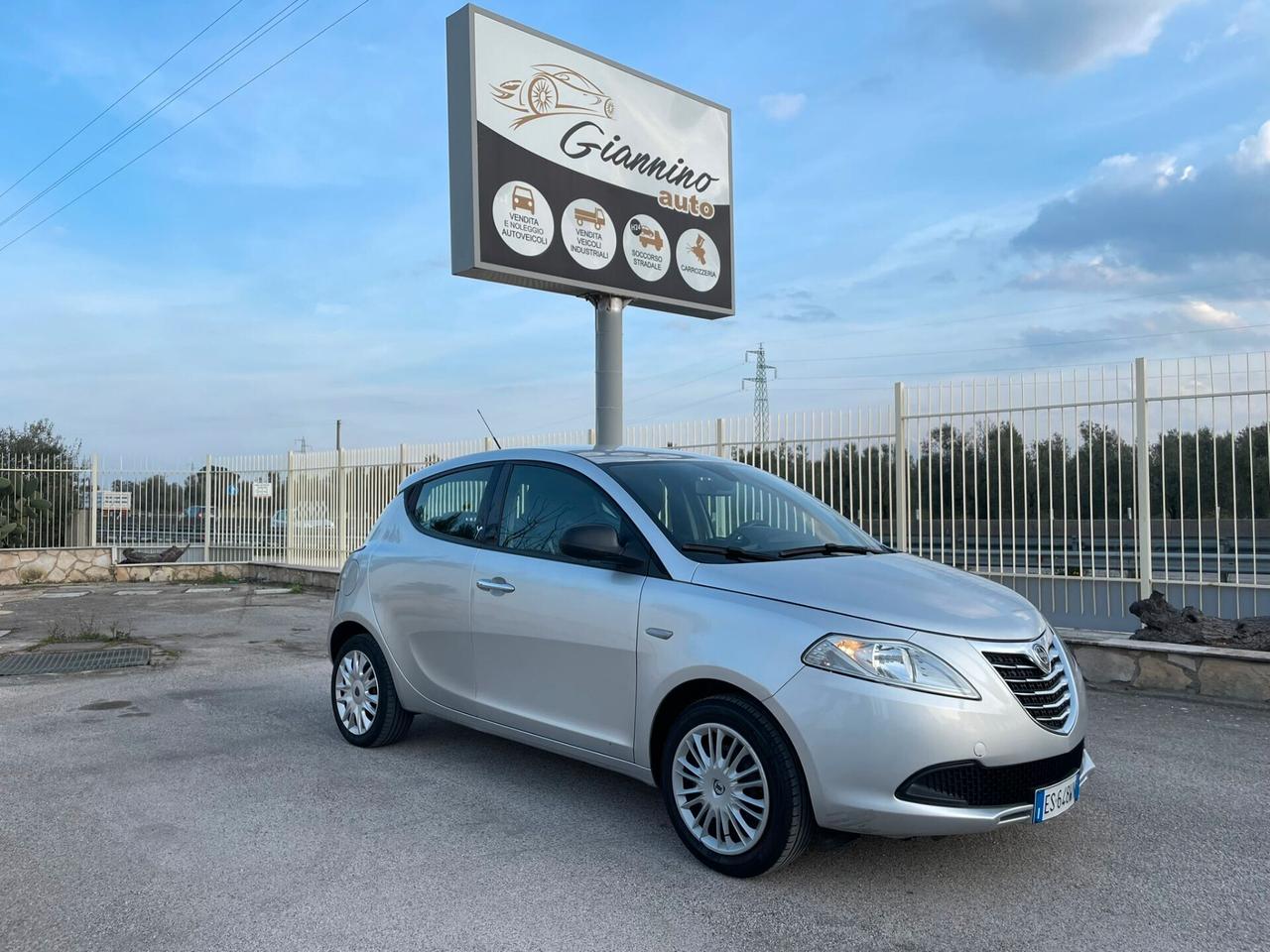 LANCIA YPSILON 1.2 69 CV 5 porte Elefantino