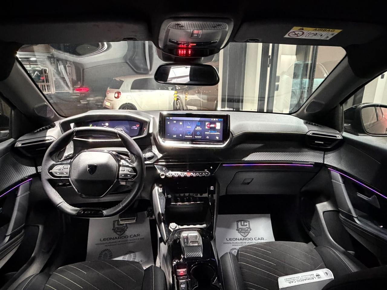 Peugeot 208 Hybrid 145 e-DCS6 GT LINE FULL BLACK