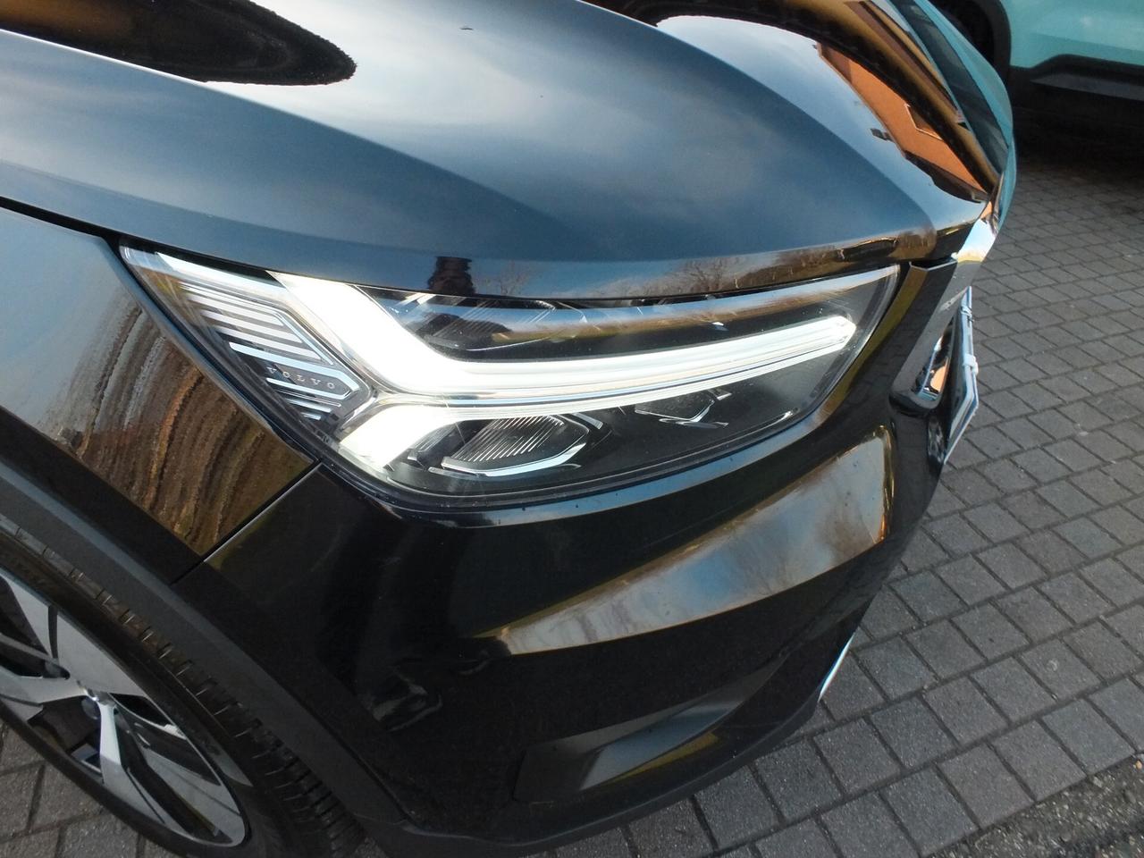 Volvo XC40 D3 150 CV AUTOCARRO N 1 IVA DETRAIBILE.