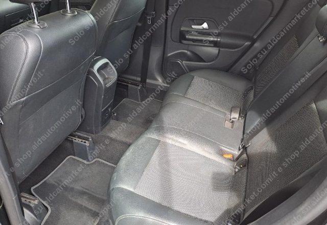 MERCEDES-BENZ GLA 180 d Automatic Business Extra