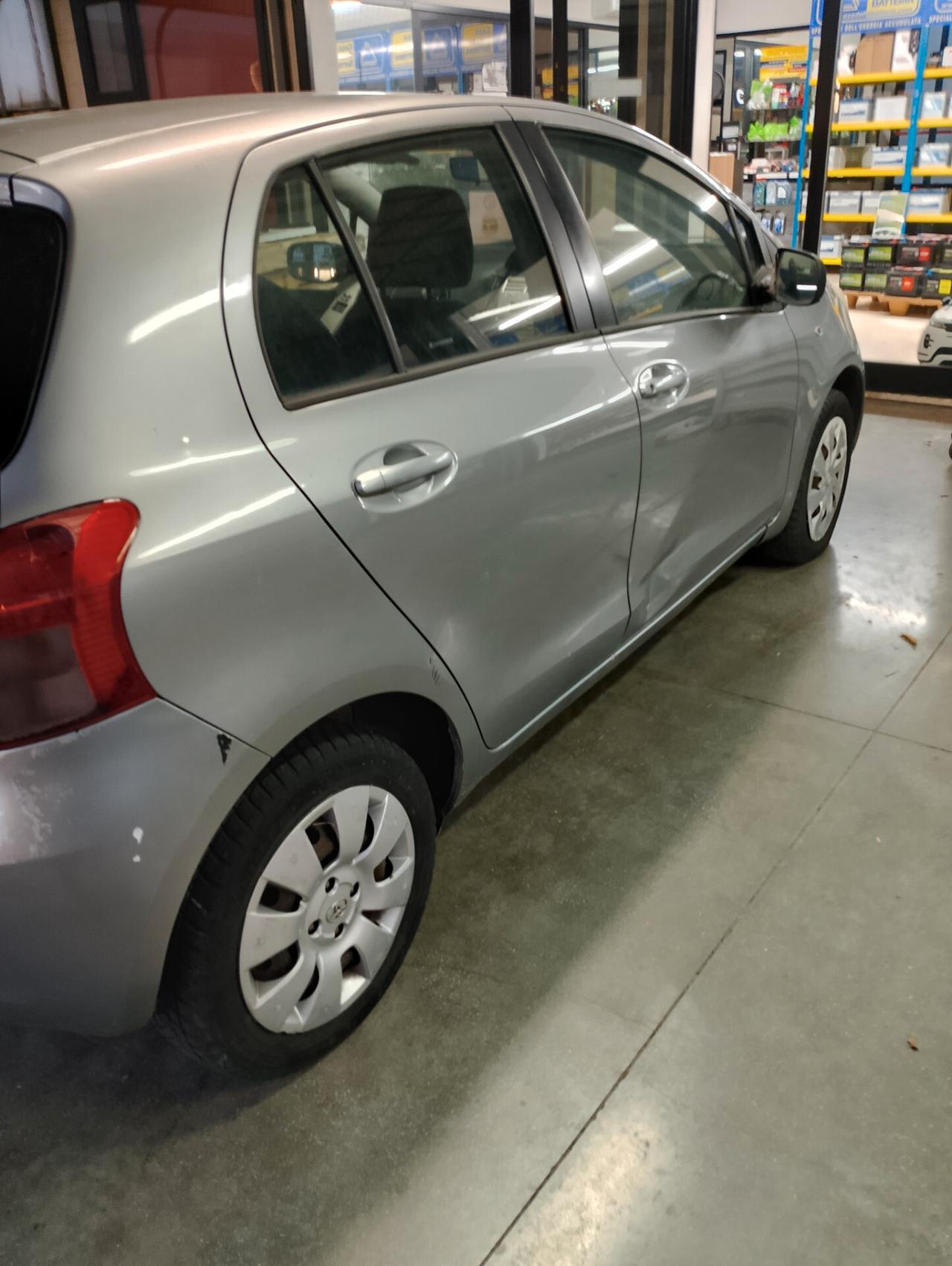 Toyota Yaris 1.0 5 porte Sol clima