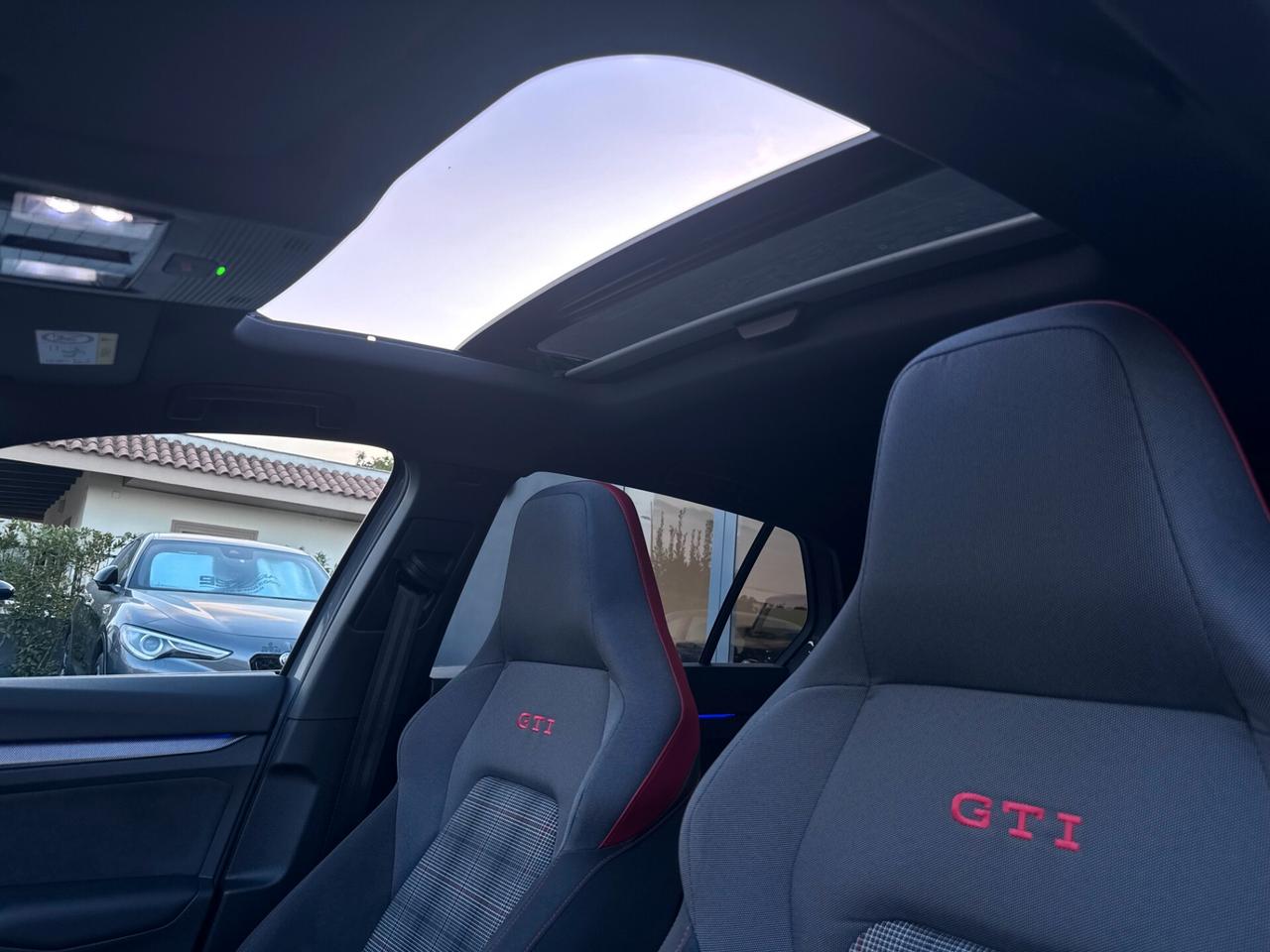 Volkswagen Golf GTI 2.0 TSI DSG 8.5 HEAD UP TETTO FENDIN IQ LIGHT PRONTA CONSEGNA