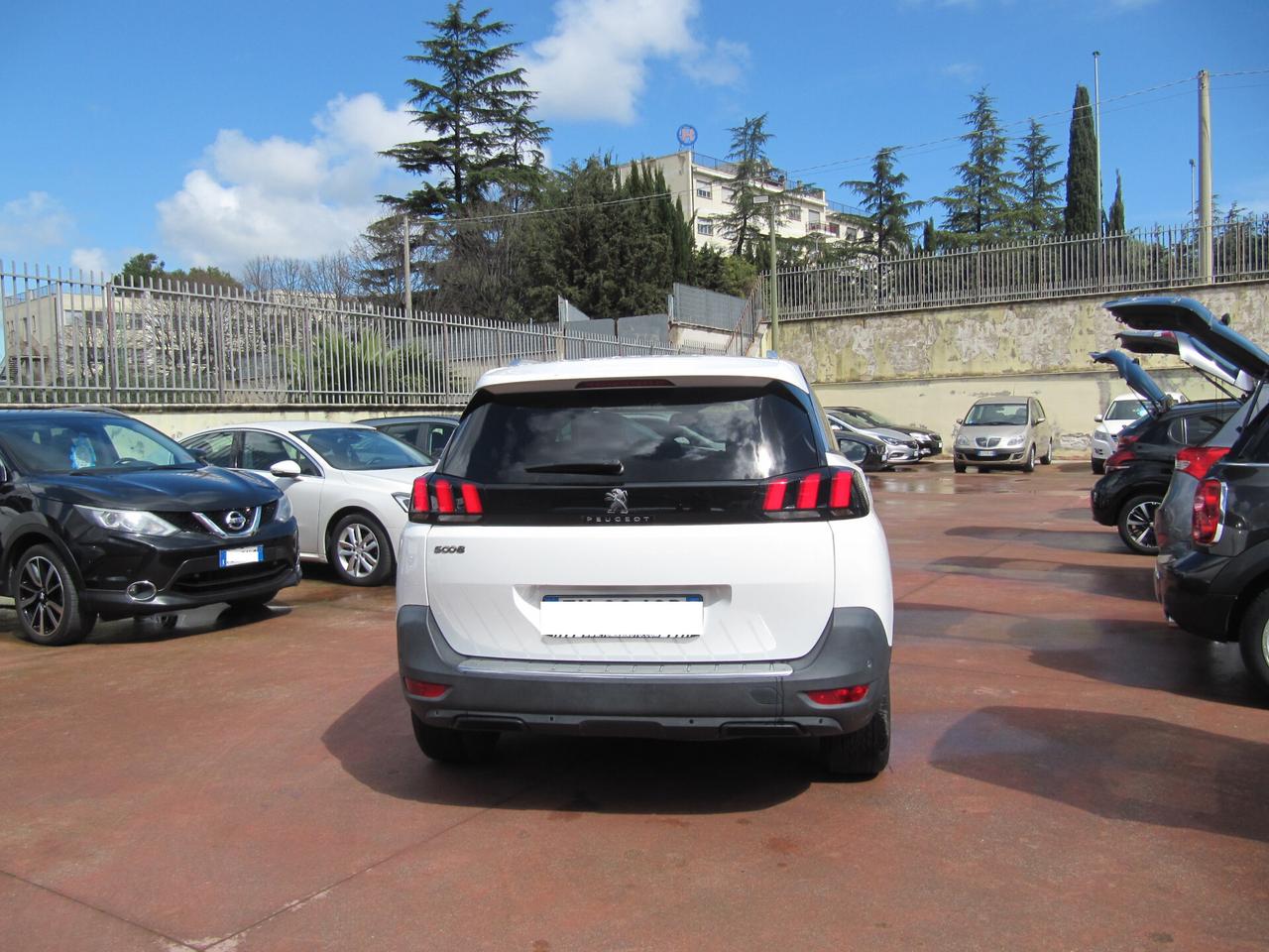 Peugeot 5008 BlueHDi 130 S&S EAT8 Allure - automatico