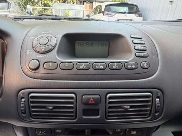 TOYOTA Corolla 1.4i 16V 5 porte Sol