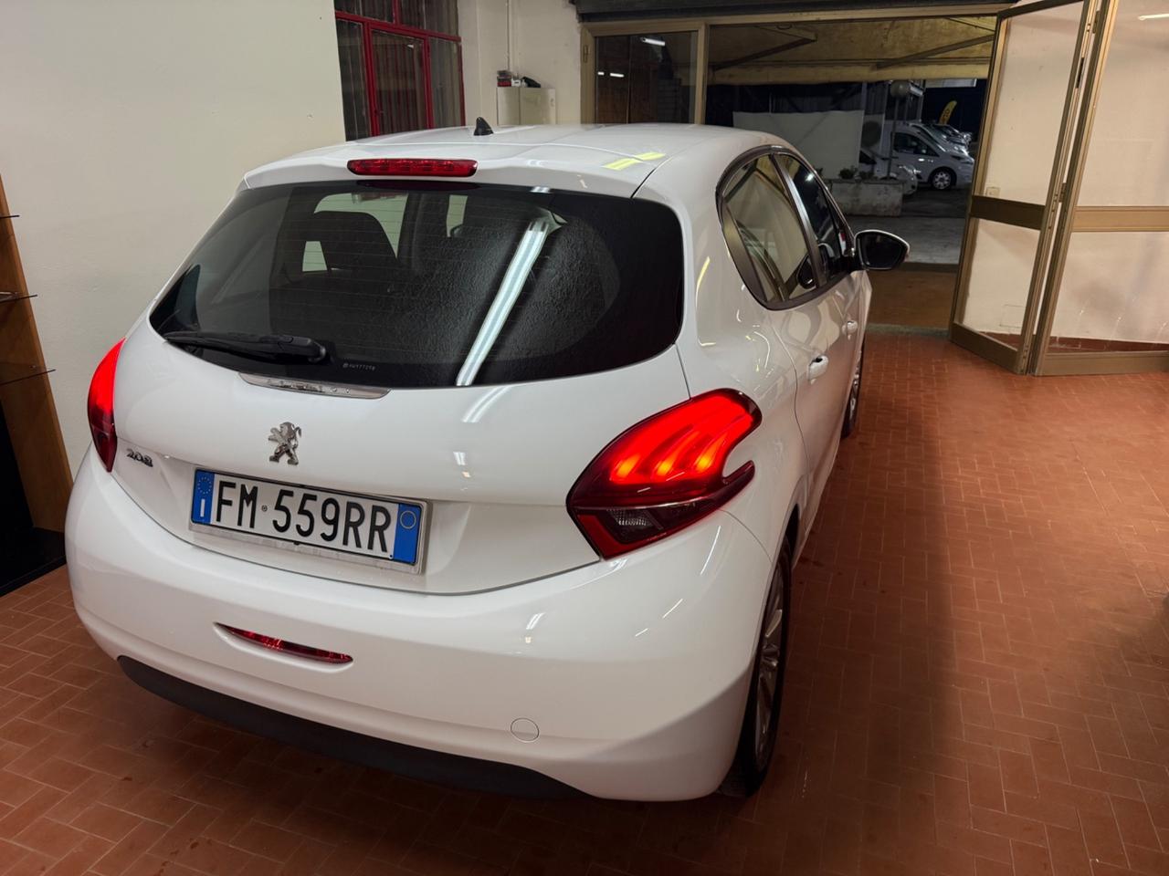 Peugeot 208 PureTech 82 5 porte Allure