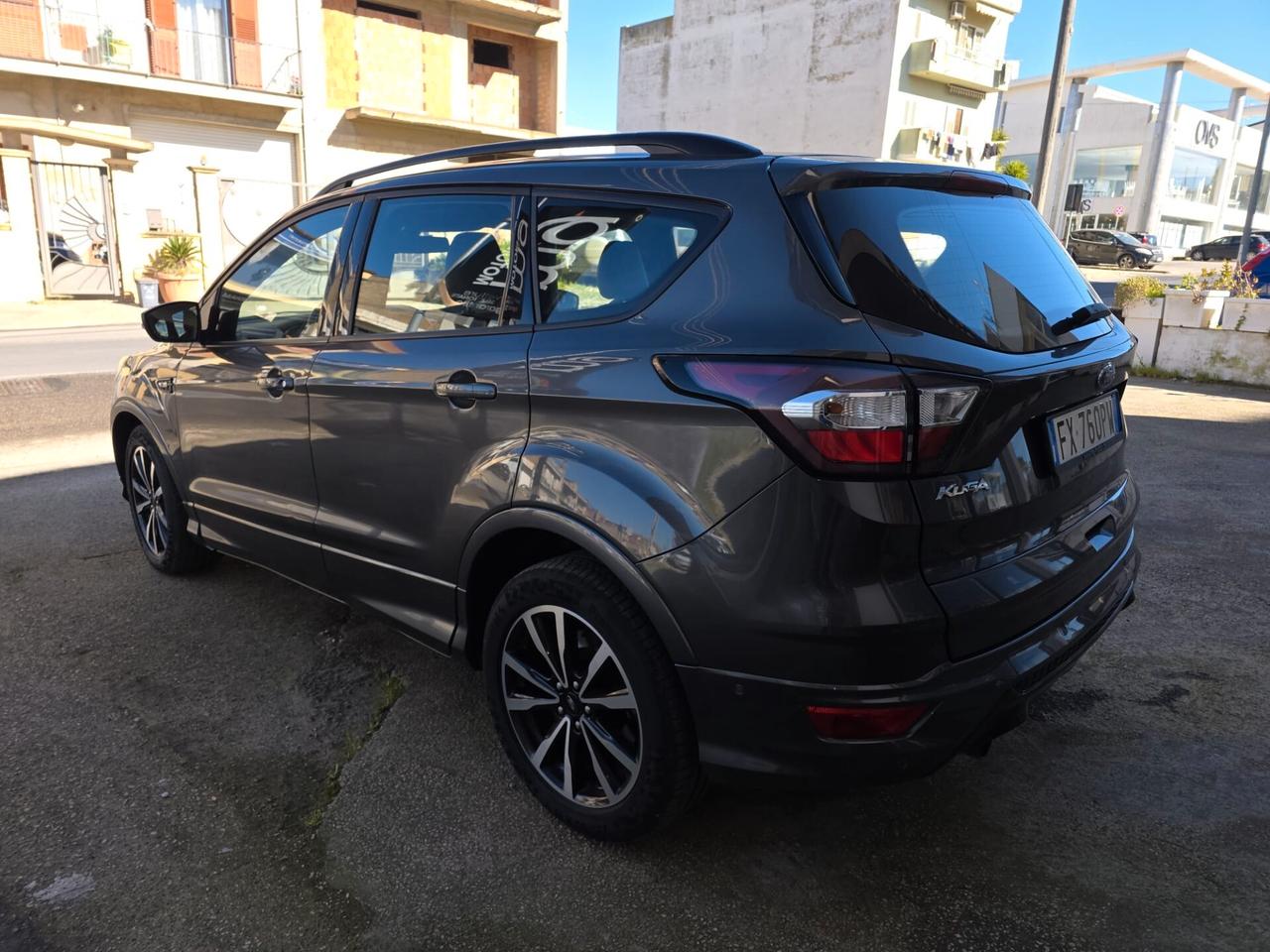 Ford Kuga 1.5 TDCI 120 CV S&S 2WD ST-Line