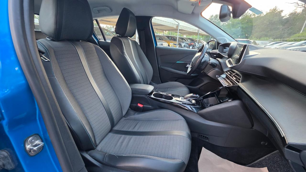 Peugeot 208 motore elettrico 136 CV 5 porte Allure