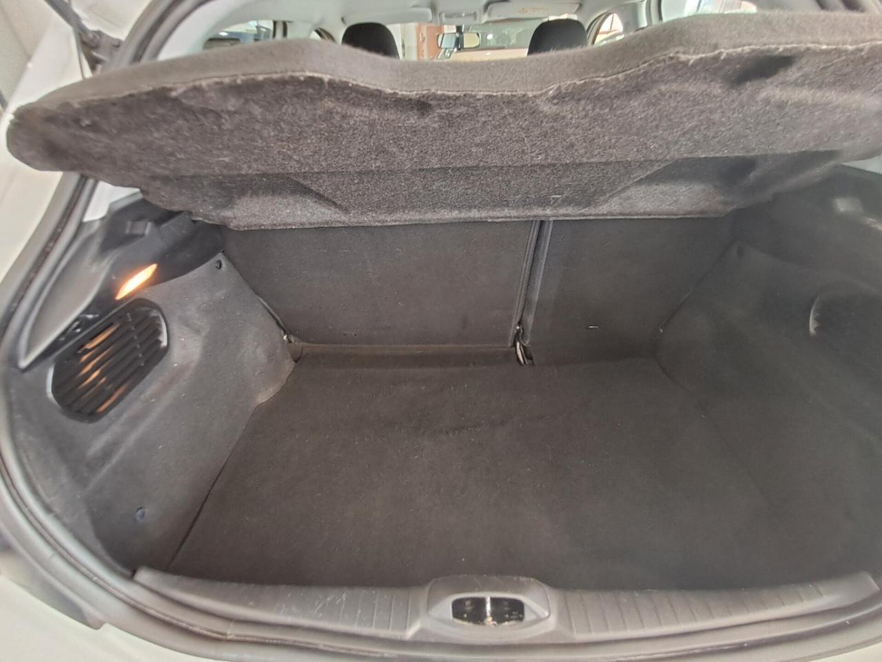 Peugeot 208 PureTech 82 5p. GPL Allure(Motore revisionato)