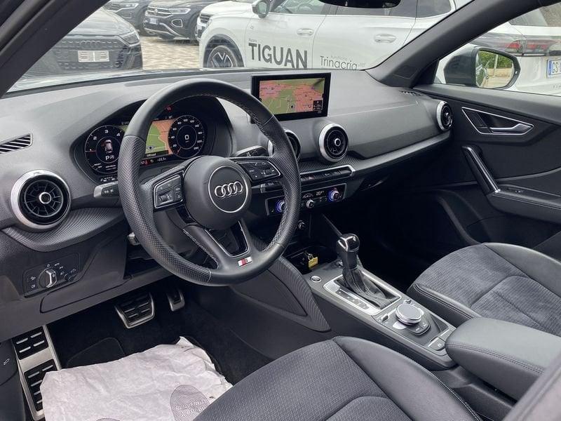 Audi Q2 S Line interno ed esterno 2.0 TDI 150CV s-tronic 35