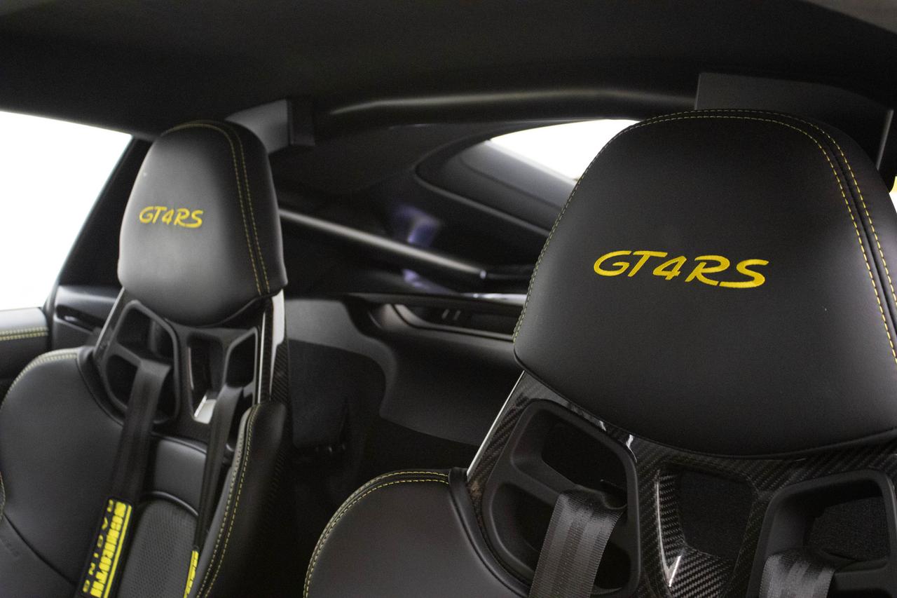 PORSCHE 718 CAYMAN 4.0 GT4 RS