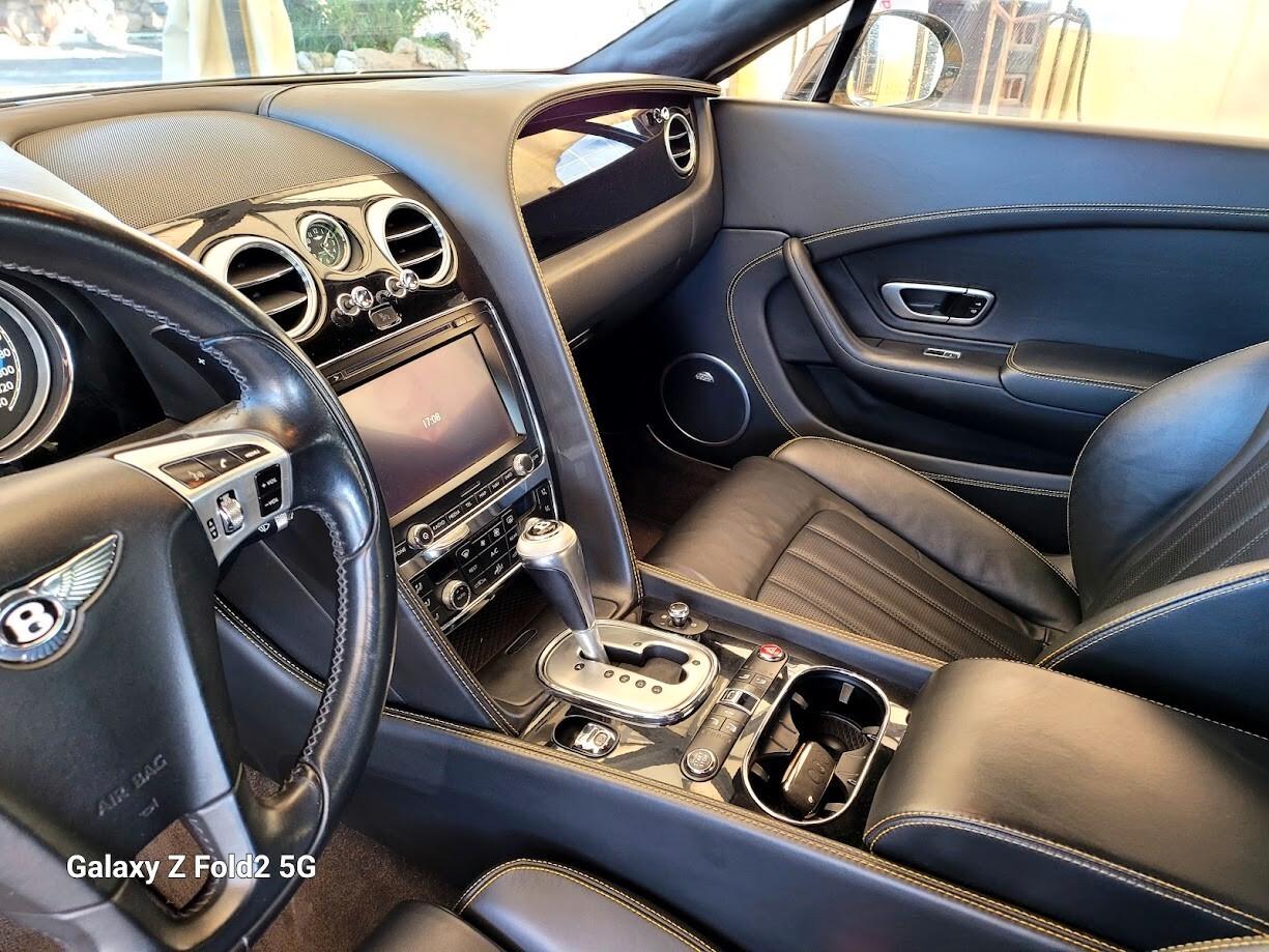 Bentley Continental GTC V8