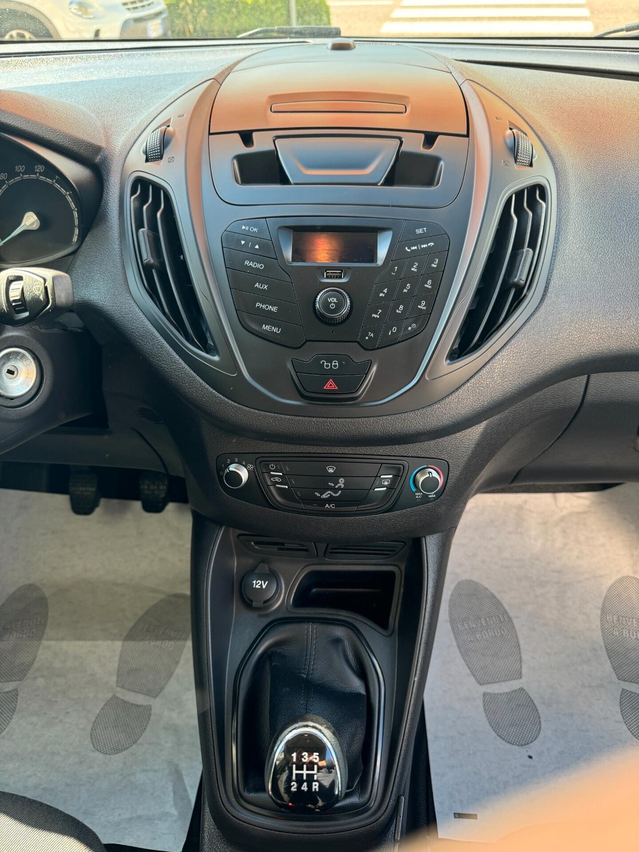 Ford Transit Courier 2017