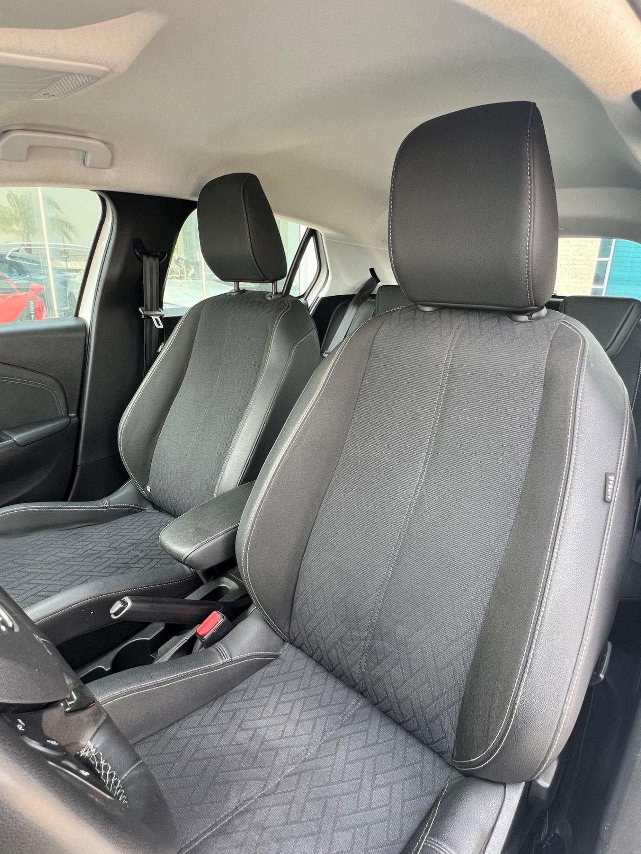 Opel Corsa 1.5d 100 CV Elegance - possibilità noleggio no scoring