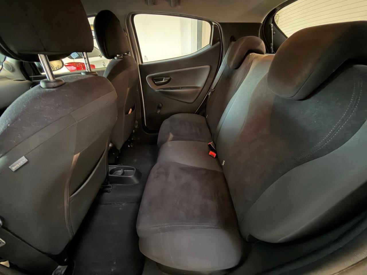 Lancia Ypsilon 1.2 69 CV 5 porte S&S Platinum