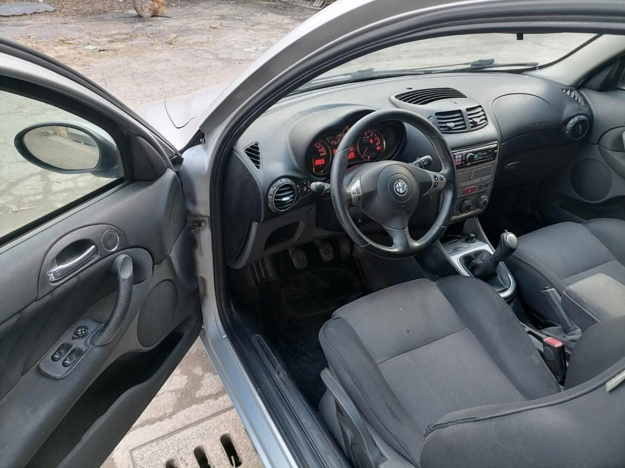 Alfa Romeo 147 1.6 16V TS 3 porte Black Line