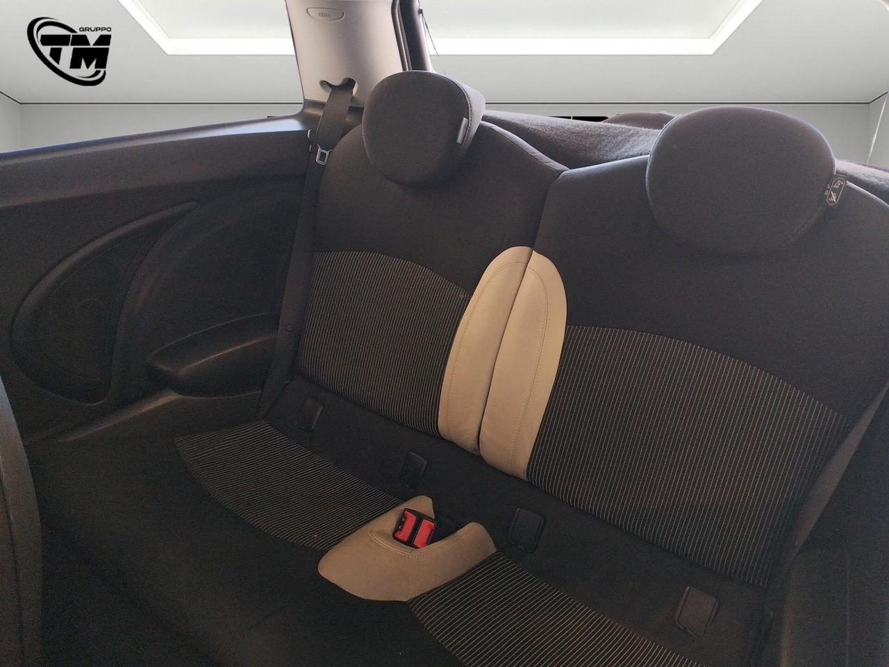 Mini Cooper Hatchback 1.4 Abbey Road - NEOPATENTATI
