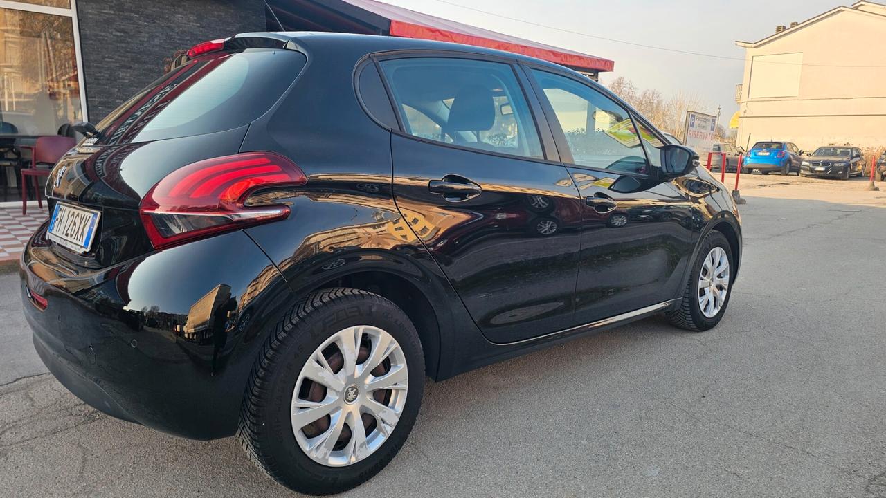 Peugeot 208 BlueHDi 75 5 porte Allure