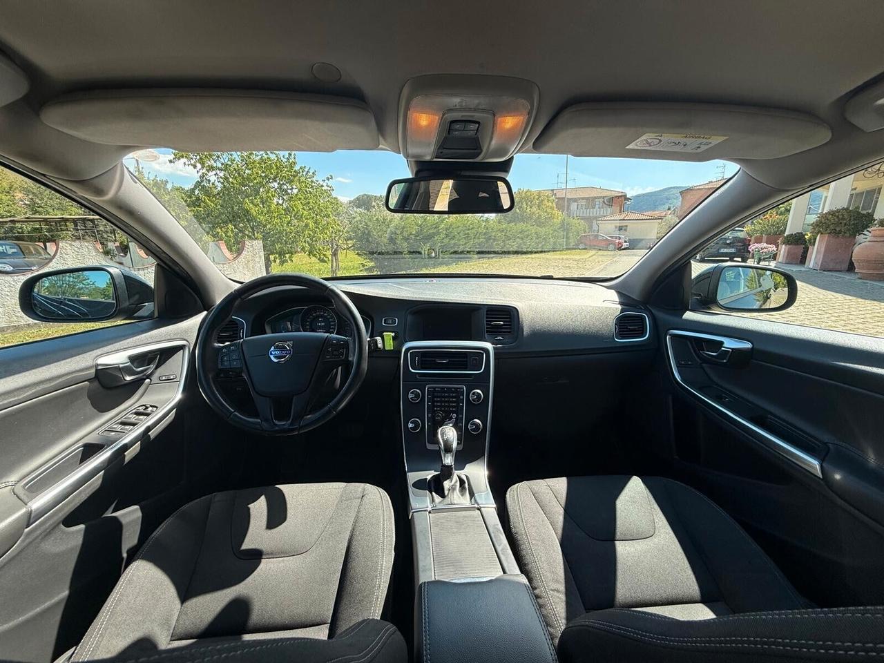 Volvo V60 D2 Geartronic Summum