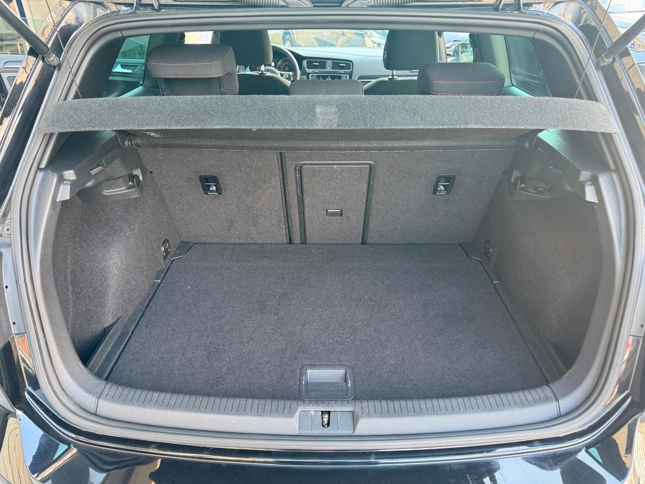 Volkswagen Golf GTI Performance 2.0 TSI 3p.