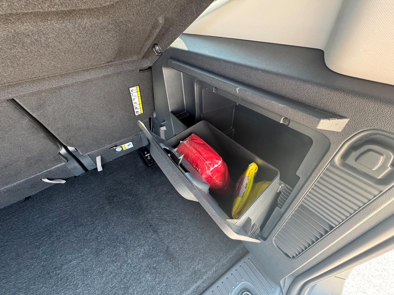 Ford Tourneo Courier Tit. 1.0 EcoB. 125CV 5p. - N1 Autocarro