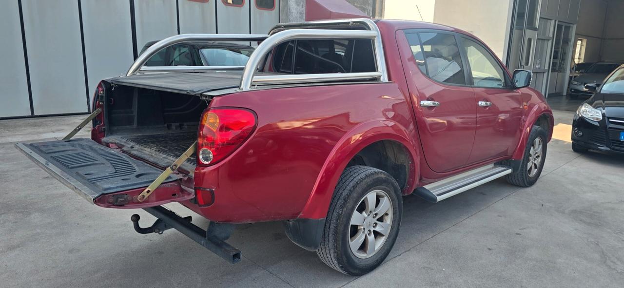 Mitsubishi L200 2.5 DI-D/136CV cambio automatico 4post