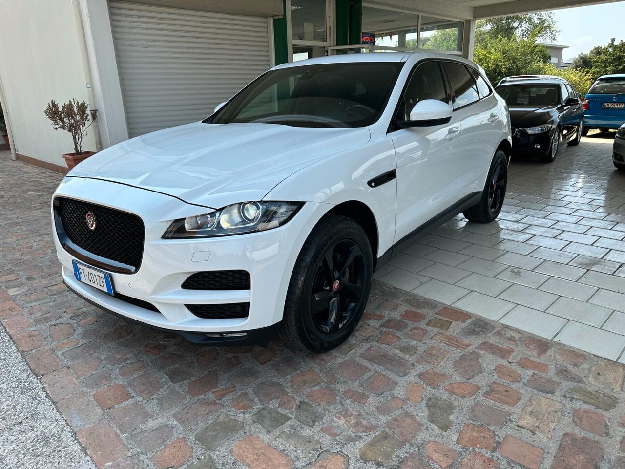 Jaguar F-Pace 2.0 D 180 CV AWD aut. Prestige