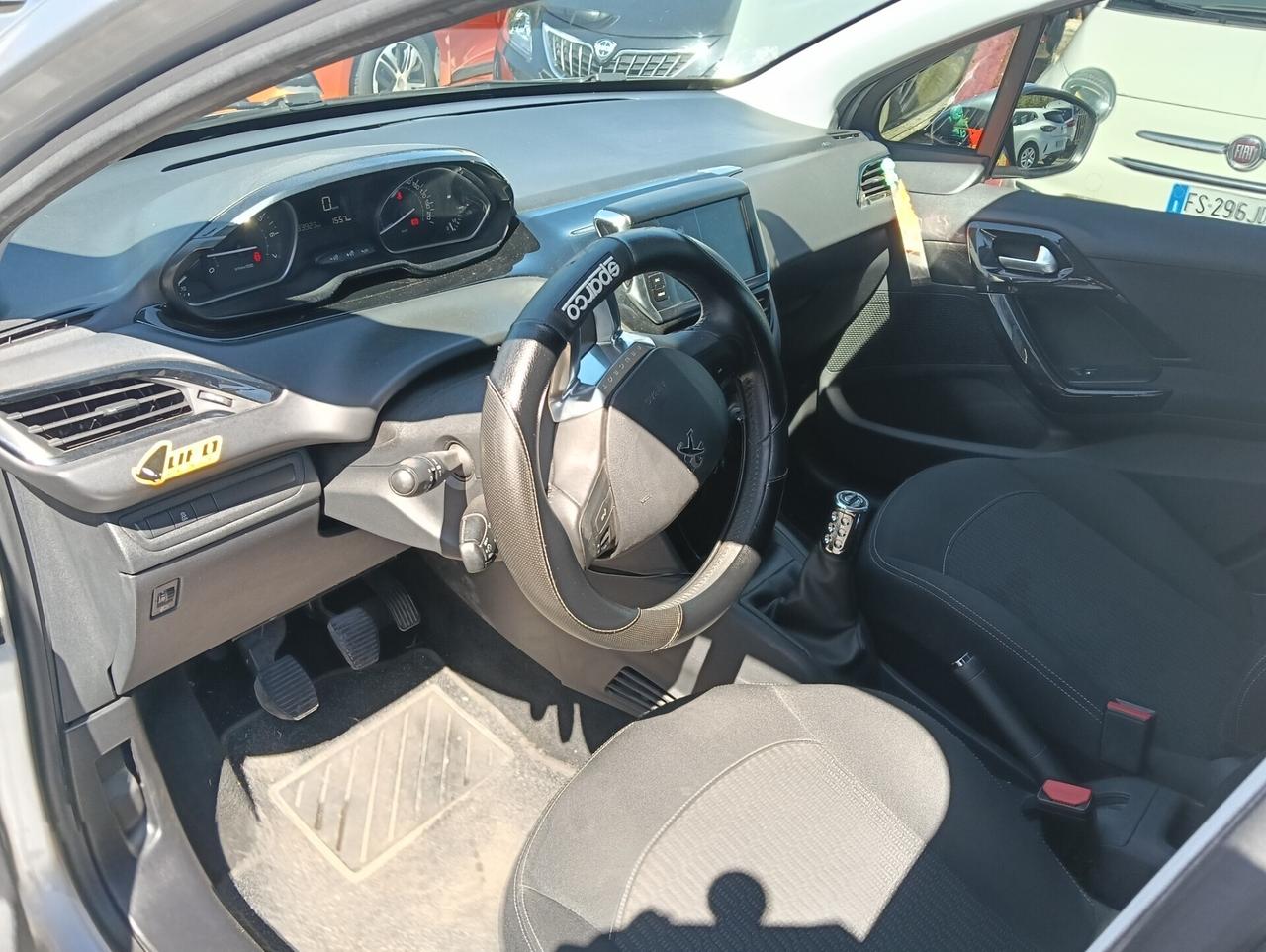 Peugeot 208 PureTech 82 5 porte Allure