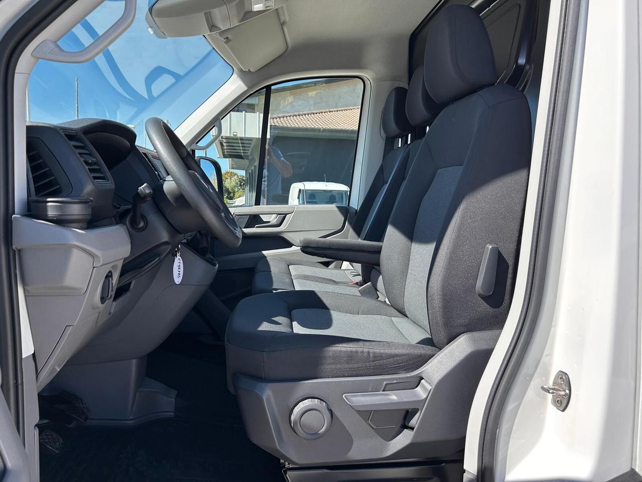 Volkswagen Crafter 35 2.0 TDI 140CV PL-TA L4H3 Furgone Business