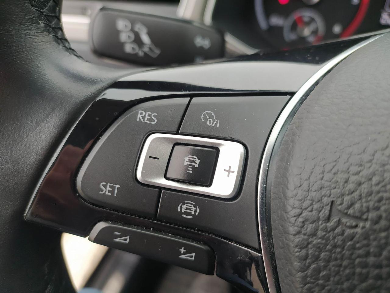 Volkswagen T-Roc Business 2.0 TDI 150CV #9725