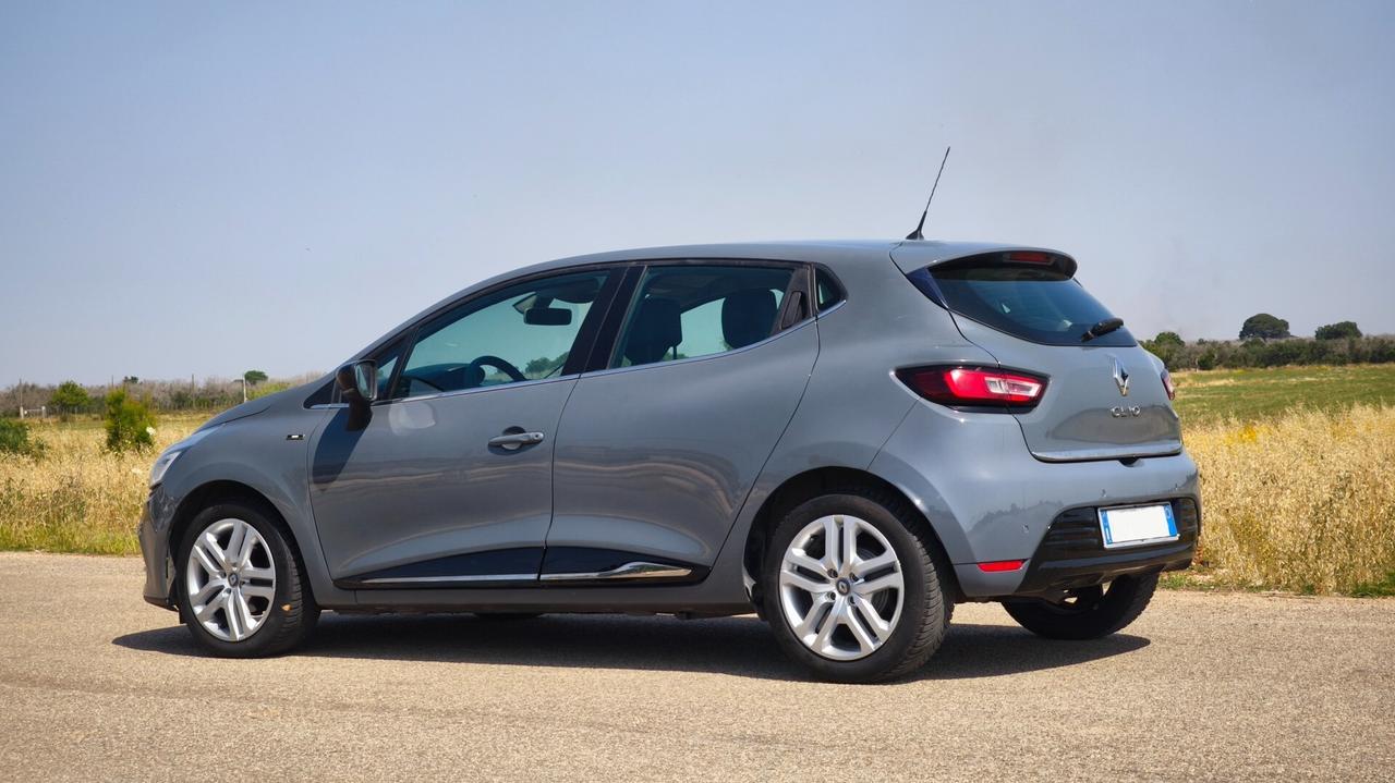 RENAULT CLIO MOSCHINO 1.5dCI 75cv Neopatentati