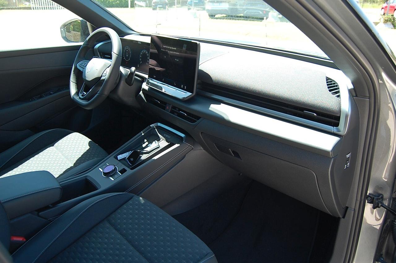 Volkswagen T-Roc 1.5 eTSI ACT 150 CV DSG R-Line
