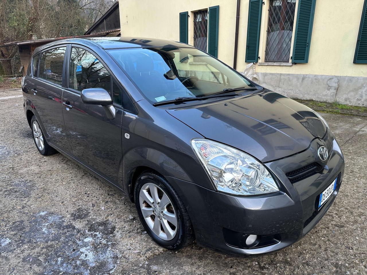 Toyota Corolla Verso 2.2 16V D-4D DPF Sol