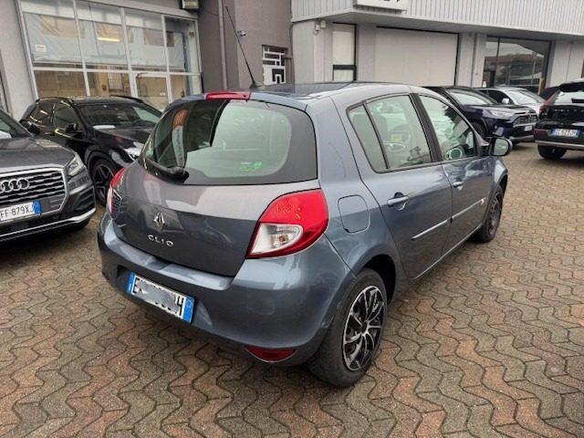 RENAULT Clio 1.2 16V 5 porte Live!