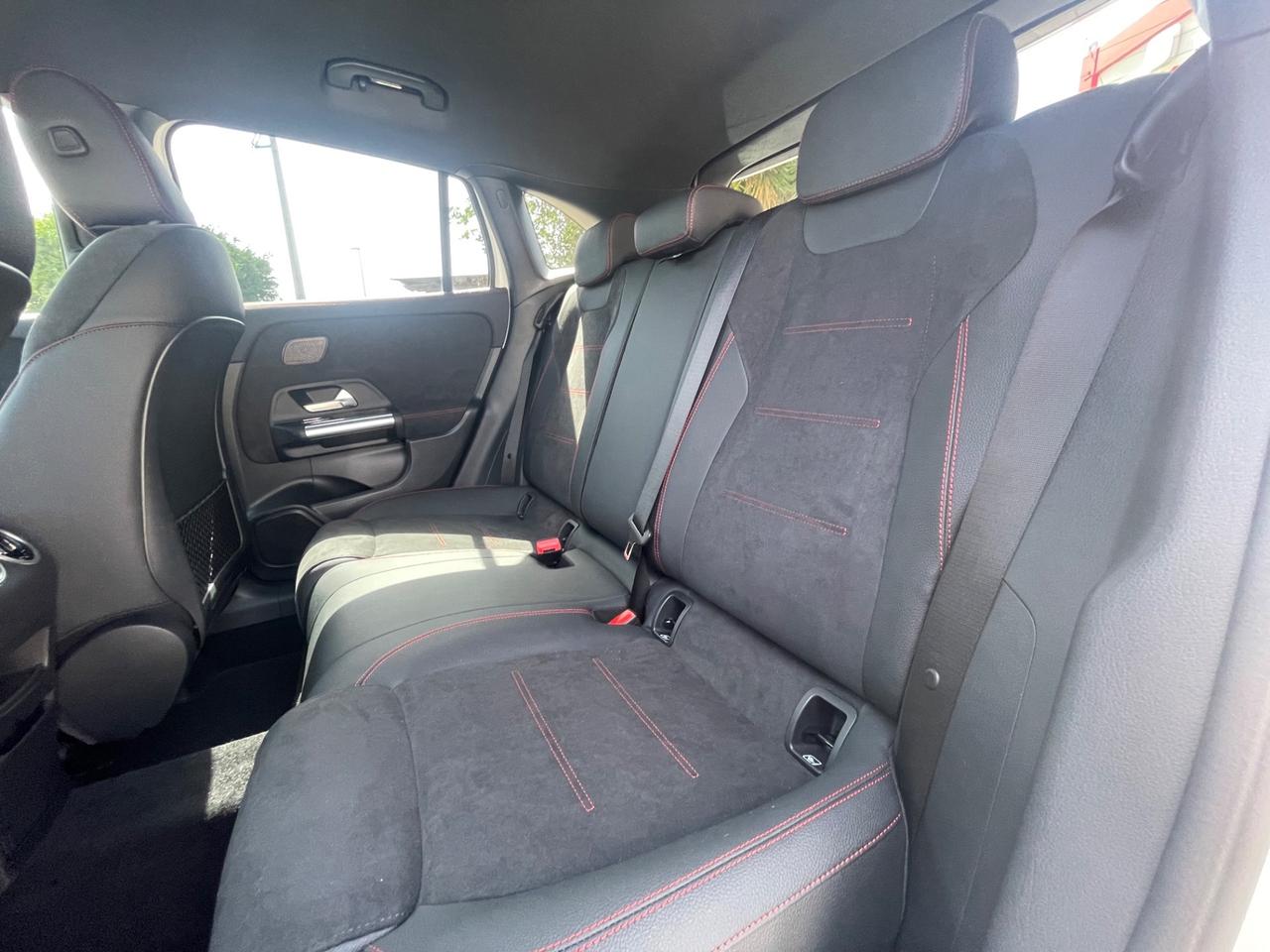 Mercedes Benz GLA200d Premium AMG 2.0 Turbo 150cv