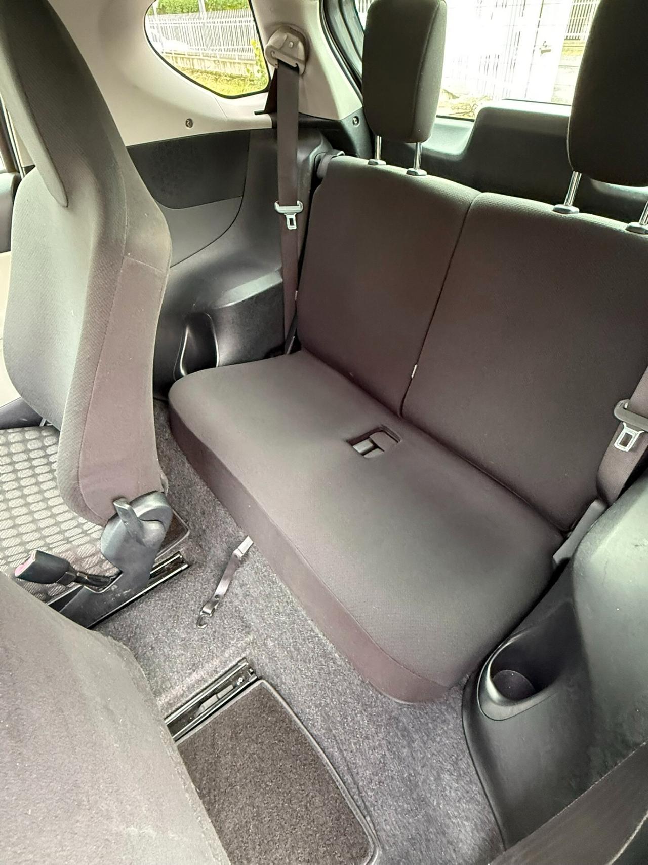 Toyota iQ 1.0 Lounge 4 Posti