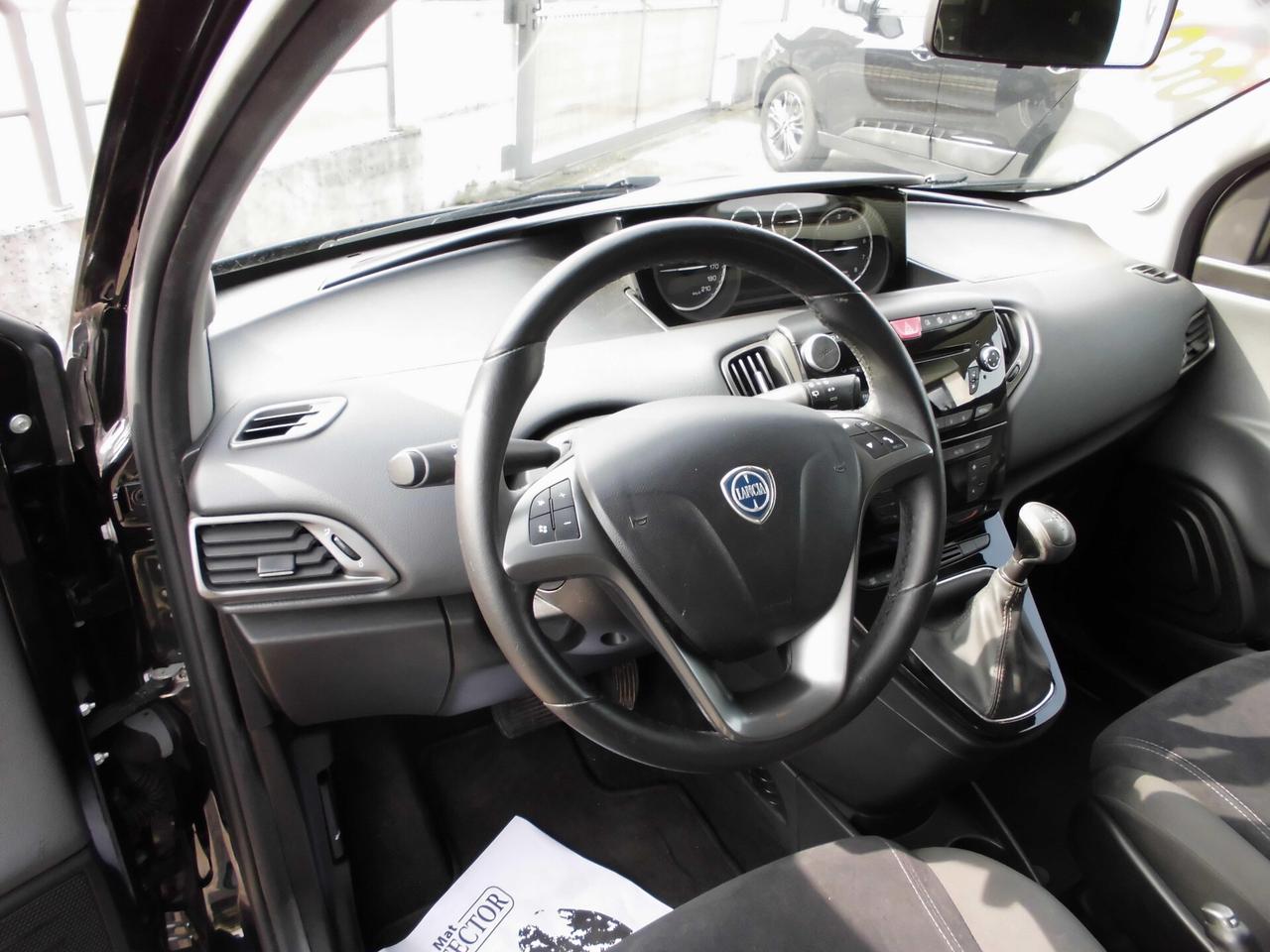 Lancia Ypsilon 0.9 TwinAir 85 CV 5 porte S&S DFN Platinum