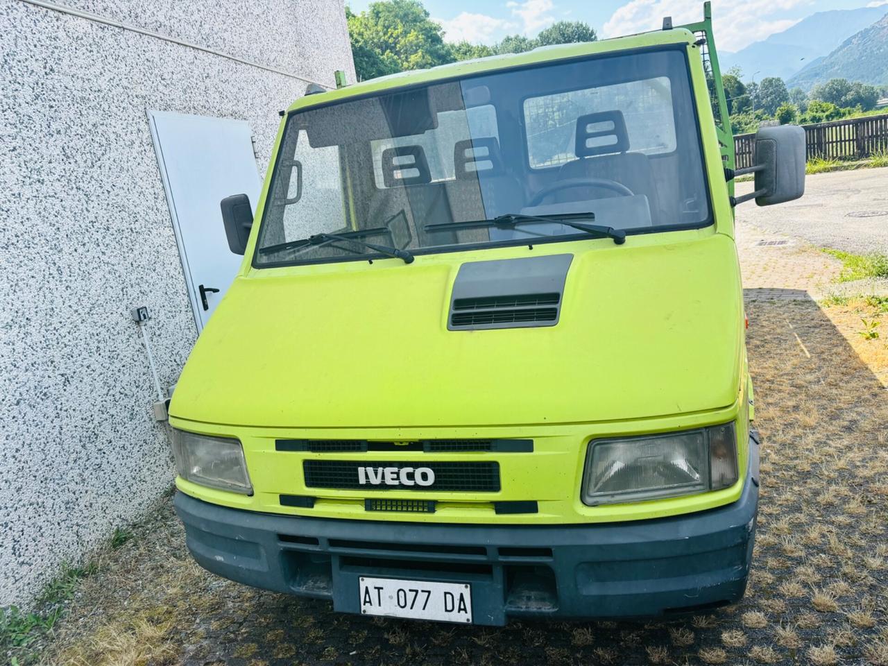Iveco Daily 35.8 2.5 D PL-DC Cab. p3.ti Basic
