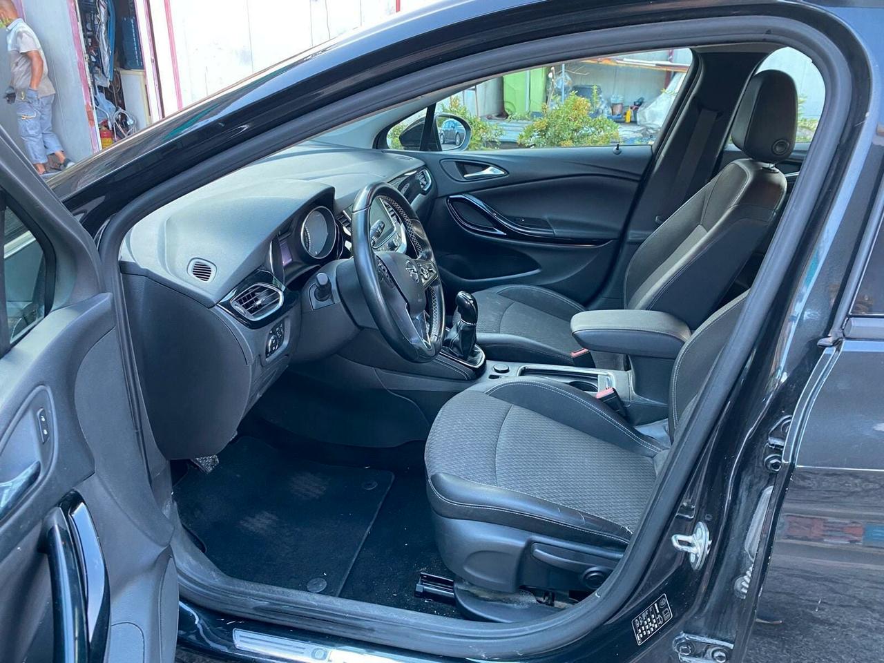 Opel Astra 1.6 CDTi 5 porte Business