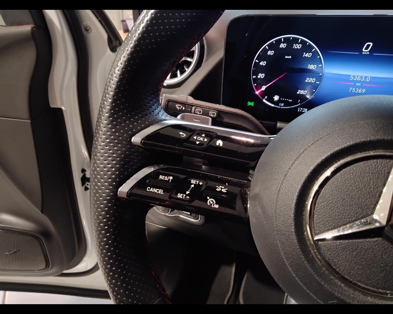 Mercedes-Benz GLA-H247 2023 - GLA 200 d AMG Line Premium auto