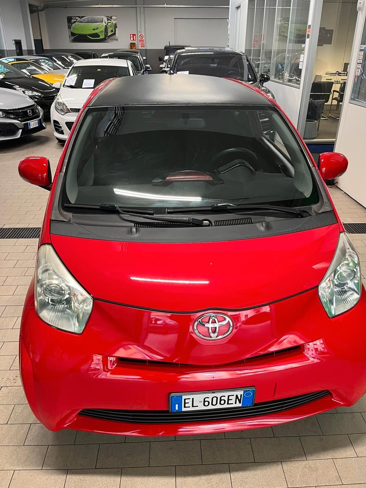 Toyota iQ automatica solo 69000km garanzia